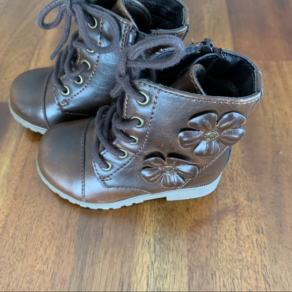 Place Toddlers Boots